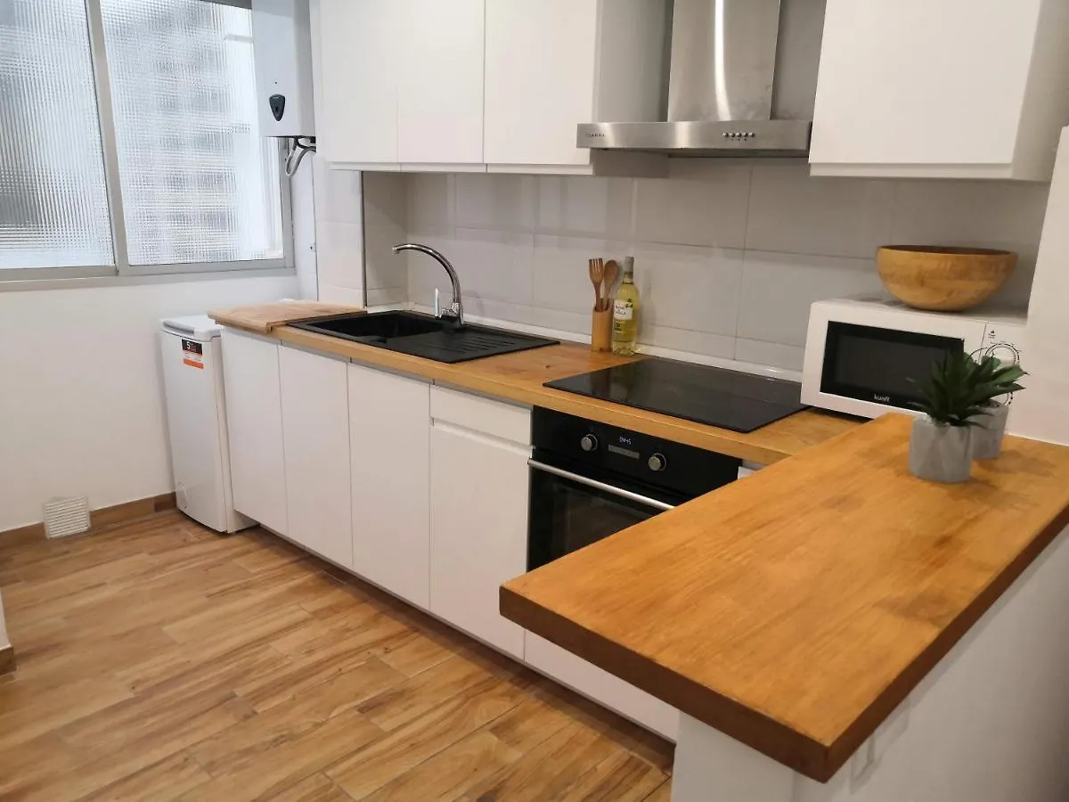 Central & Renovated 3-Bedroom Flat Málaga Spanien