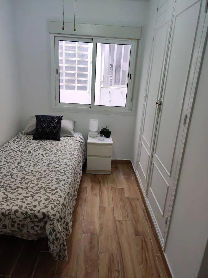 Central & Renovated 3-Bedroom Flat Málaga Lejlighed