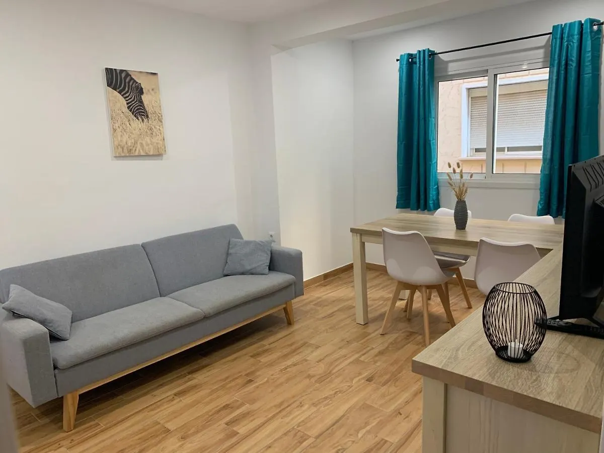 Central & Renovated 3-Bedroom Flat Málaga